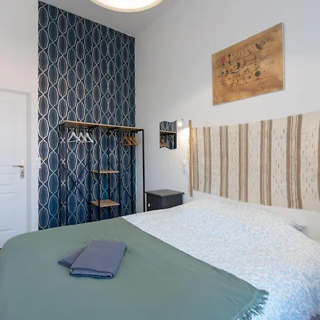 Mondon 3 Arcades 3 Bedrooms 2 Showers Up To 8 G *
