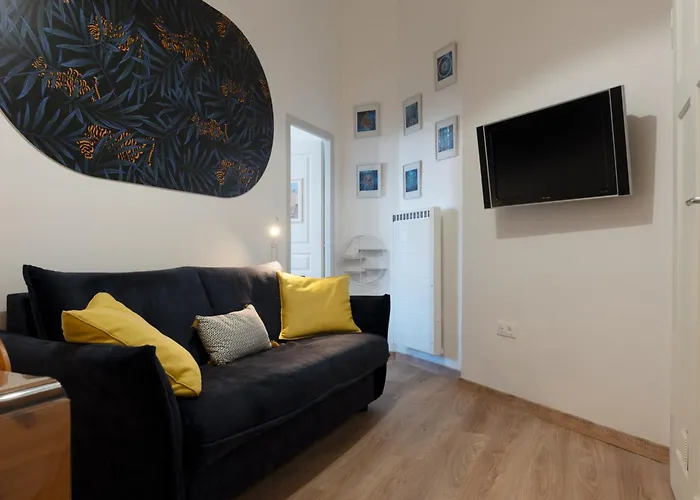 Mondon 3 Arcades 3 2 Showers *